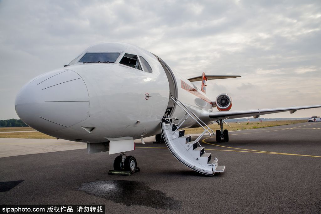 荷蘭王室舊專機退役出售 內部設施一覽