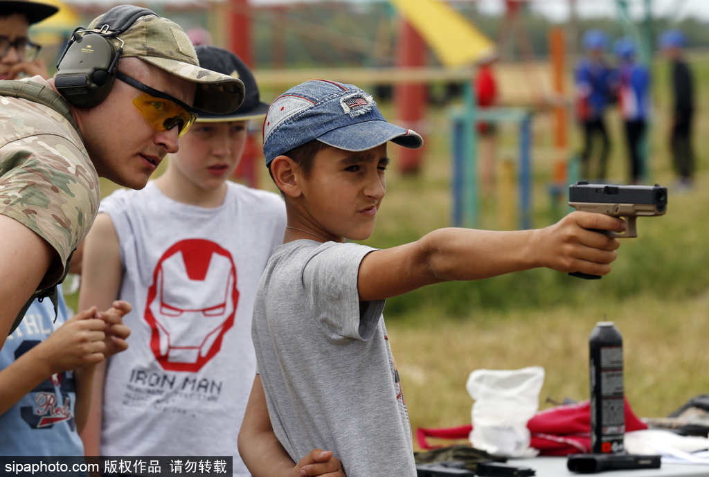 戰斗民族萌娃不簡單 俄羅斯緊急情況部組織兒童夏令營