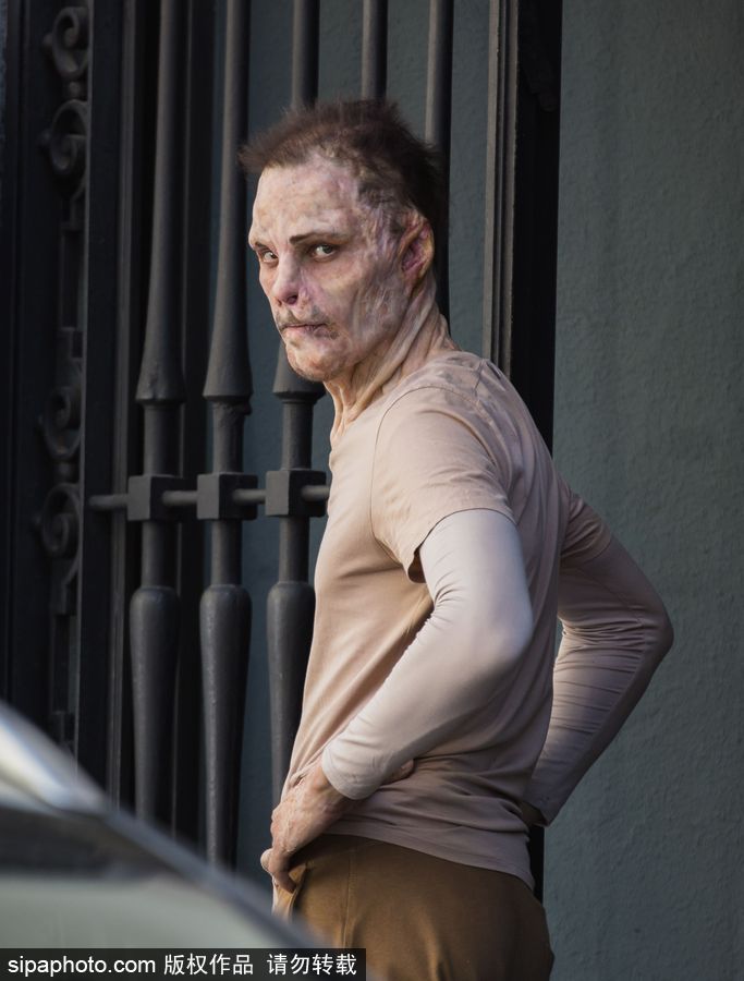 電影《皮囊》拍攝片場 西班牙男模面色猙獰帥氣面龐不再