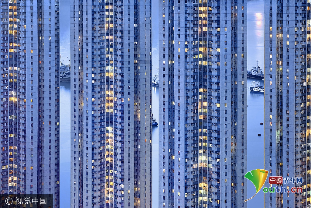 鏡頭下的“藍色香港” 華燈初上縹緲幽靜