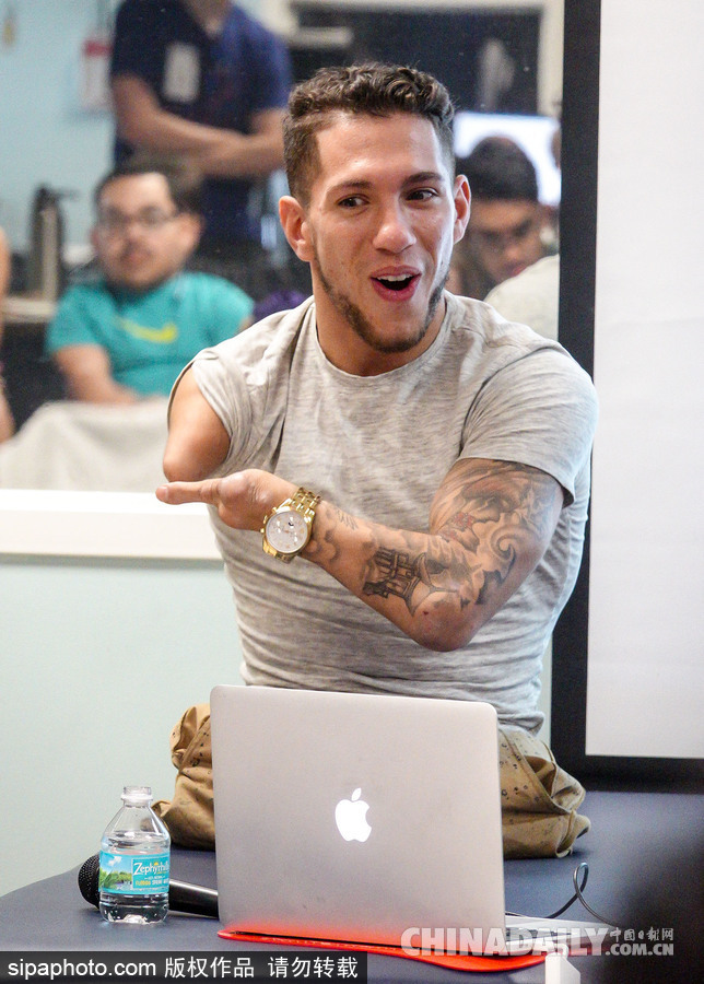 傳遞正能量！美國無腿獨臂男子鼓勵疾病兒童