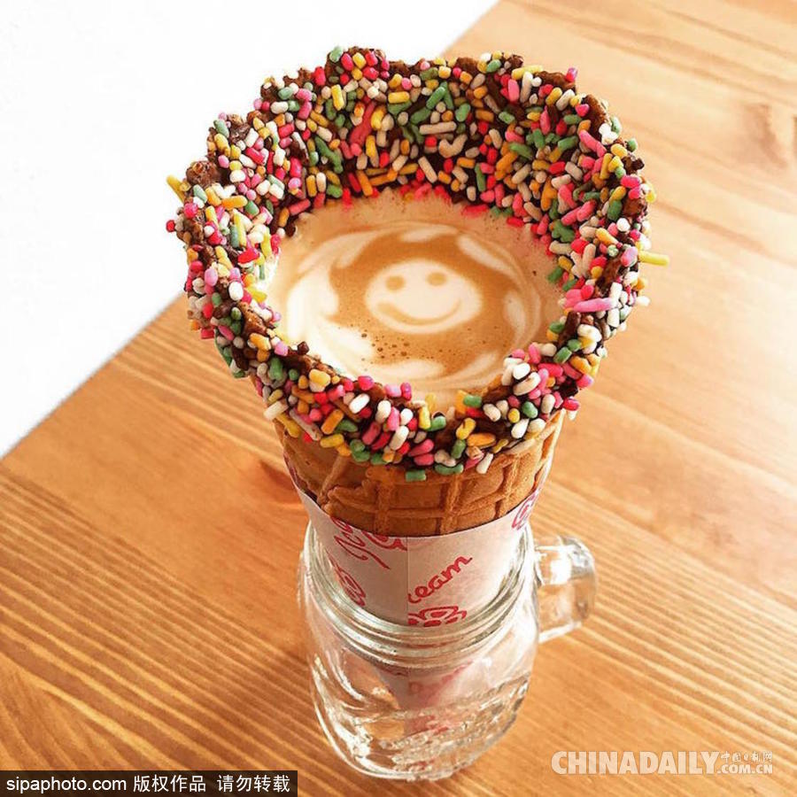 來一杯脆皮咖啡！東京一咖啡店標(biāo)新立異推出能喝的“甜筒”