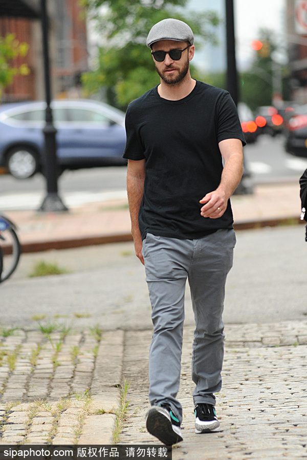 “賈老板”賈斯汀·汀布萊克出街 墨鏡加貝雷帽壓頭低調現身