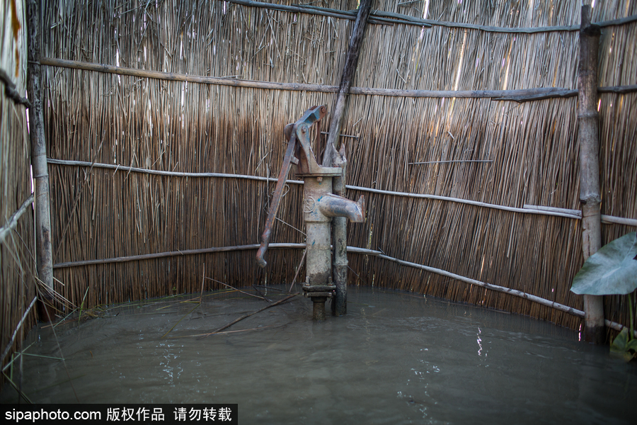 孟加拉國洪水肆虐 探訪當地居民的“水上”生活