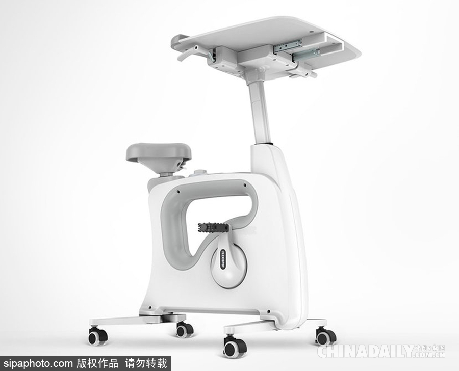 工作健身兩不誤！站立式書桌與單車完美結合