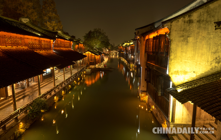 在烏鎮(zhèn)，有一種美麗叫夜色！