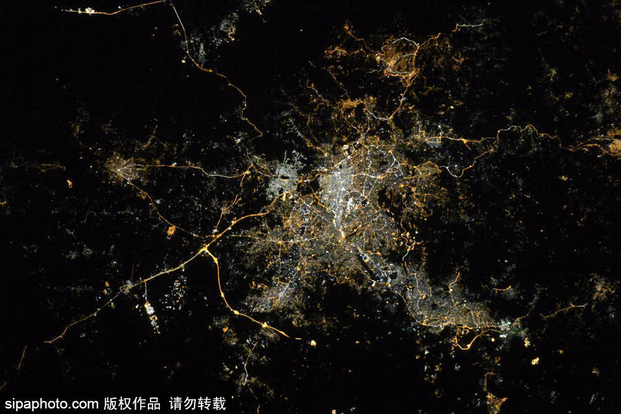 國際空間站視角下的地球城市 燈火點點如璀璨星空