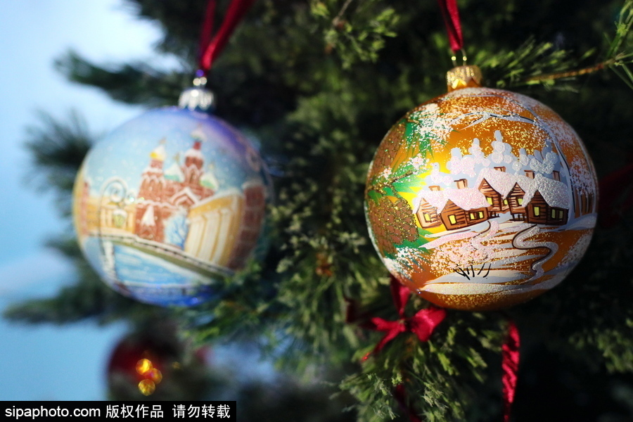 迎接圣誕節 走進滿滿少女心的雪花玻璃球制作工廠