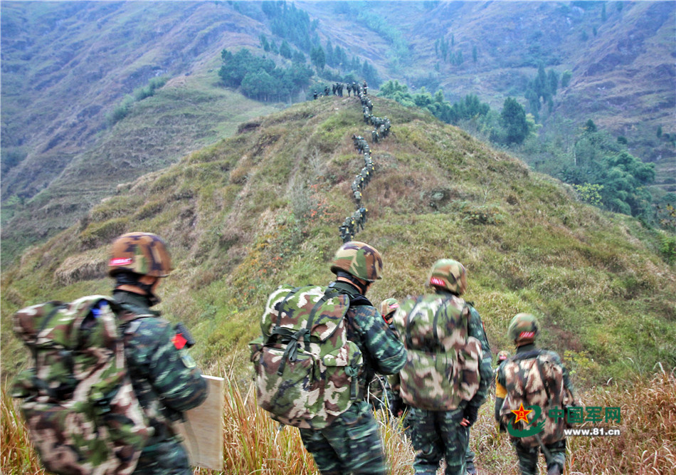 戰場無亞軍 武警官兵三峽腹地上演現實版“絕地求生”