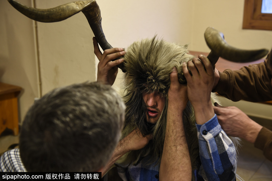 西班牙古老節日貝爾薩狂歡節 濃郁原始風情