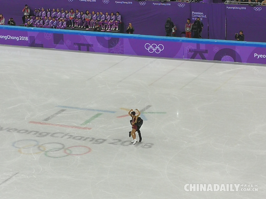 韓聰隋文靜雙人滑短節目表現完美 為短道隊打call