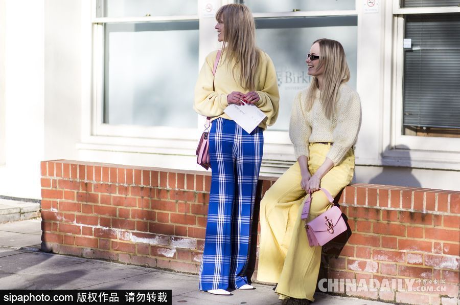 色彩碰撞！倫敦時裝周場外潮人冬日里穿出春天活潑感