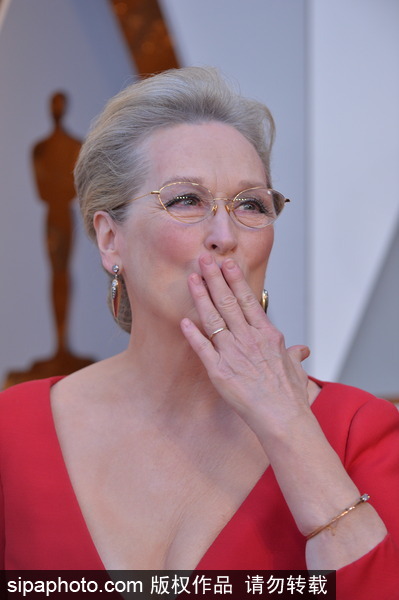 第90屆奧斯卡紅毯:科比現身 女星華麗比拼