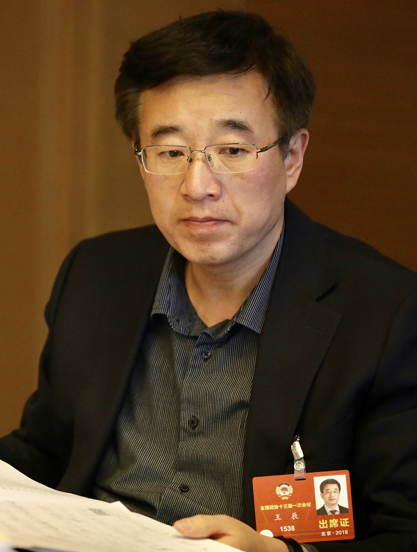 全國政協委員王辰:公職人員要帶頭禁煙