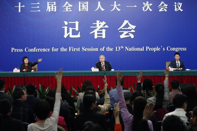 扶貧辦主任劉永富就“打好精準脫貧攻堅戰”答記者問