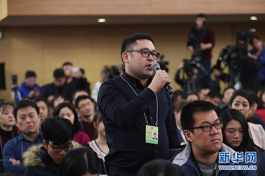 王毅：“一帶一路”合作由參與方商量著辦 都在陽(yáng)光下運(yùn)作