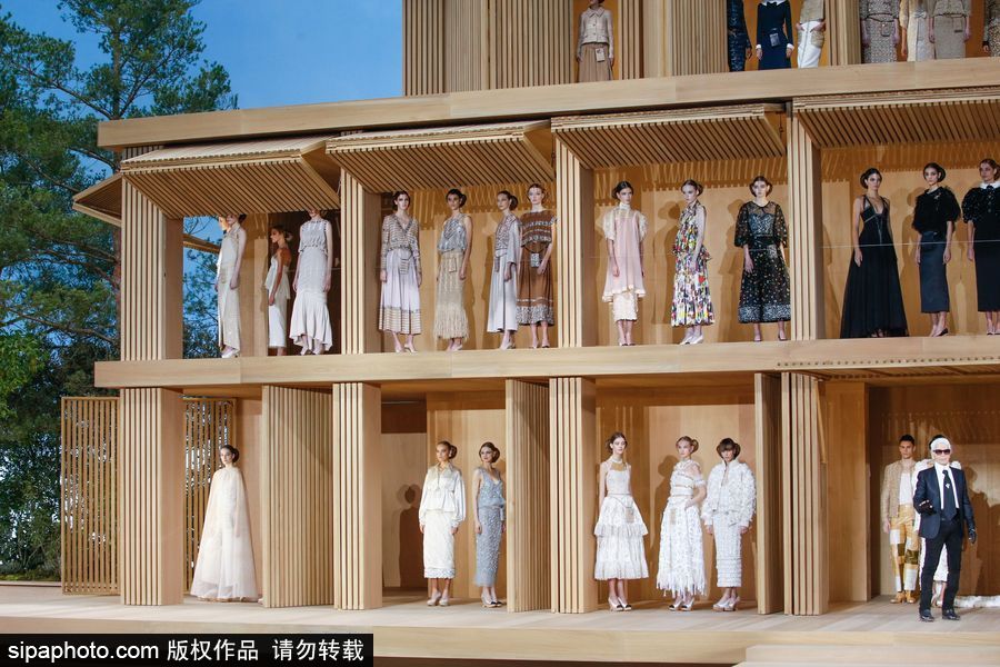 炫酷！比衣服更夢幻的是香奈兒的秀場布景