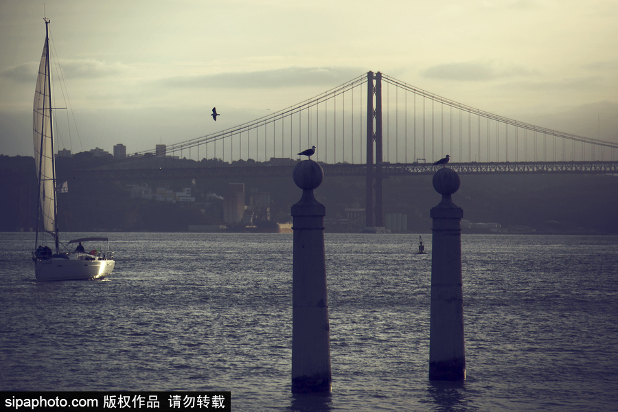 行走葡萄牙里斯本街頭 感受閑適的春日時光