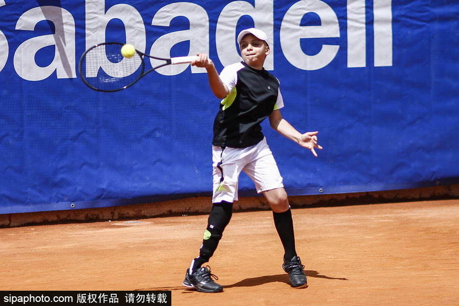 夢想成真！納達爾與10歲癌癥幸存小球迷打網球十足暖男