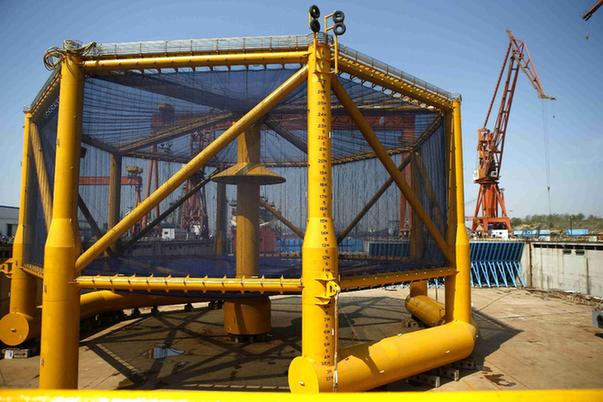 我國(guó)首座“深海漁場(chǎng)”建成交付 一個(gè)周期可養(yǎng)育三文魚(yú)30萬(wàn)條