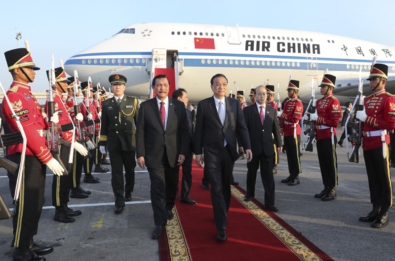 李克強抵達雅加達對印度尼西亞進行正式訪問