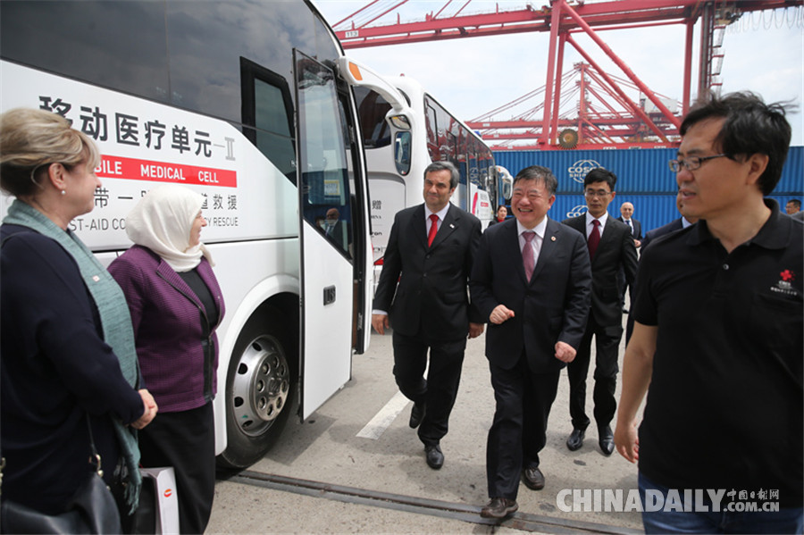 中國(guó)紅十字會(huì)首批援助敘利亞人道救援設(shè)備在上海啟運(yùn)
