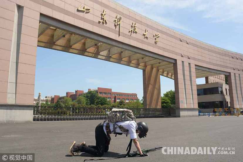 換個角度致敬青春 盤點(diǎn)那些“不一樣”的畢業(yè)照