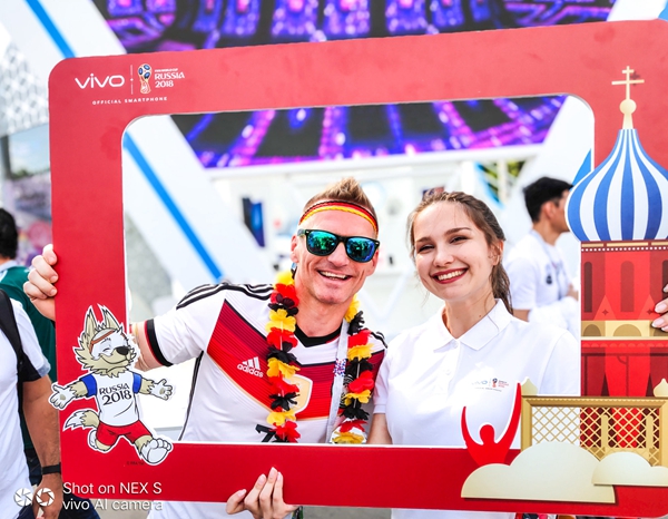 當(dāng)世界杯與時(shí)尚不期而遇，中國手機(jī)參與非凡瞬間