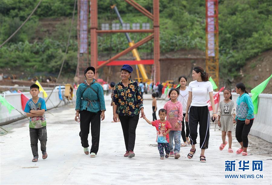 大橋飛架 天塹變通途——金沙江告別“溜索時(shí)代”