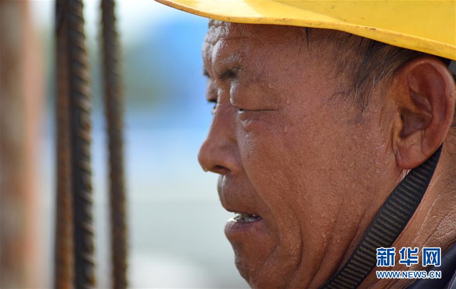 高溫下的城市建設(shè)者