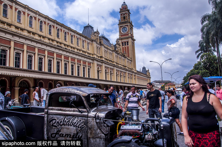 愛車人士大飽眼福！超百輛古董汽車在巴西圣保羅集會(huì)展出