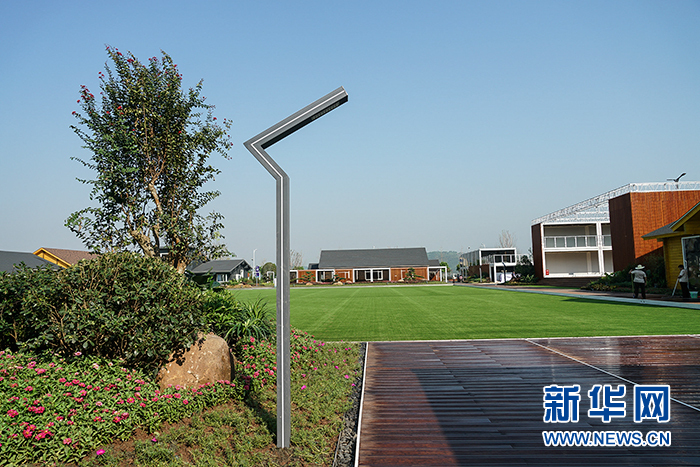 實(shí)地打探國(guó)內(nèi)首個(gè)智慧體驗(yàn)廣場(chǎng) 智博會(huì)的大彩蛋充滿驚喜!