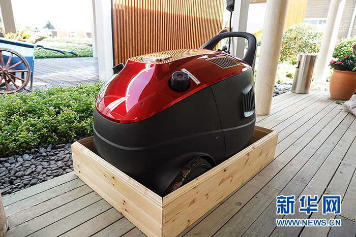 實(shí)地打探國(guó)內(nèi)首個(gè)智慧體驗(yàn)廣場(chǎng) 智博會(huì)的大彩蛋充滿驚喜!