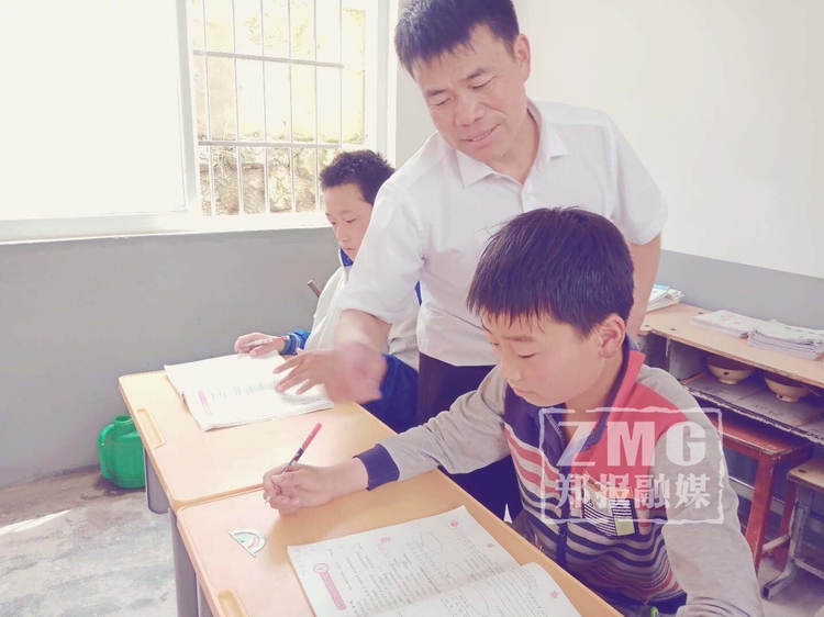 扎根深山17年！河南教師張玉滾入選2018全國教書育人楷模