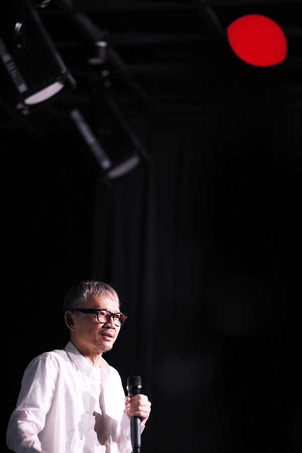 現場實踐碰撞人生況味 陳國富導演山下學堂上演“人生演出”