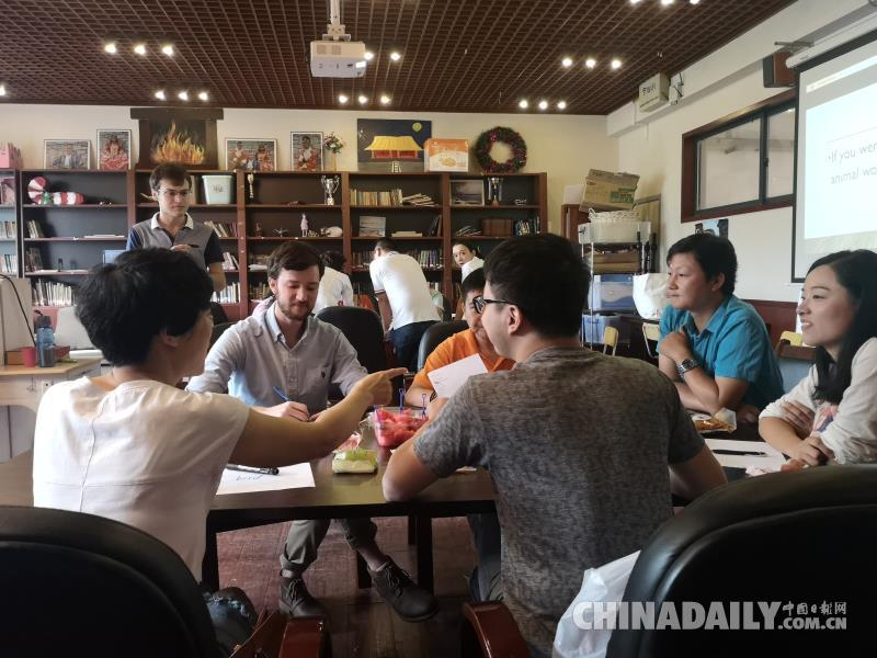 南非90后耶魯大學畢業生來華任教 把“中非友誼”融進課堂