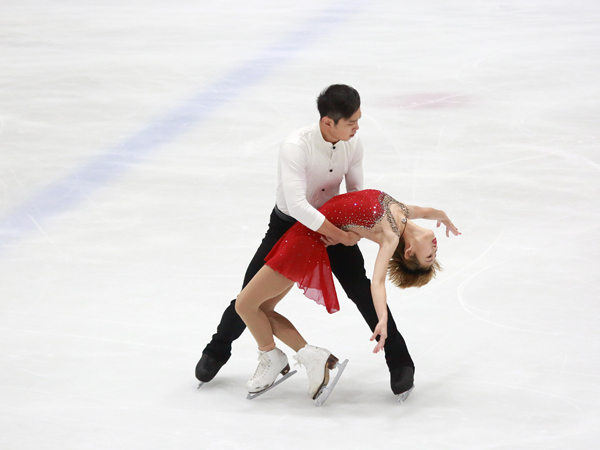 全國花滑大獎賽青島落幕，金博洋新節目很“瘋狂”