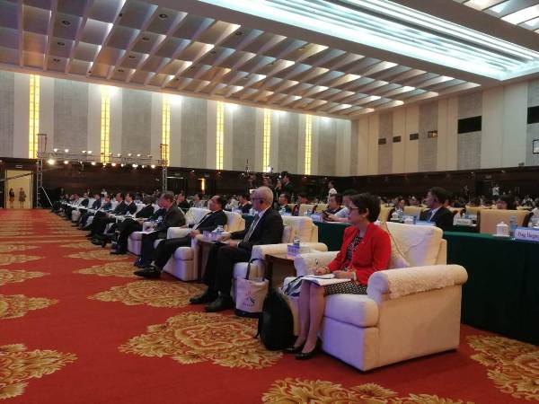 “健康絲綢之路”建設暨第二屆中國—東盟衛生合作論壇在廣西南寧召開