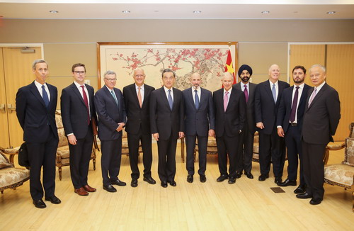 王毅會(huì)見美中關(guān)系全國(guó)委員會(huì)、美中貿(mào)易全國(guó)委員會(huì)負(fù)責(zé)人