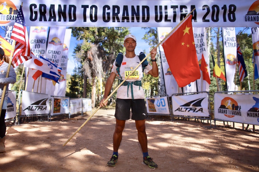 中國“跑神”再創(chuàng)歷史！陳盆濱33小時(shí)穿越273公里沙漠奪美國頭牌極限越野賽冠軍