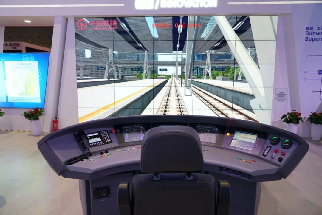 1 時政新聞眼|開幕式結束后,習近平“巡館”看了些什么?