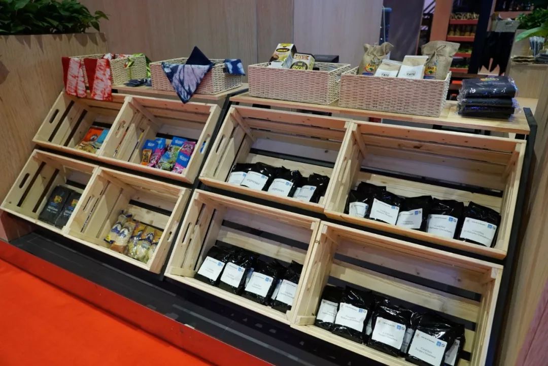 1 時政新聞眼|開幕式結束后,習近平“巡館”看了些什么?