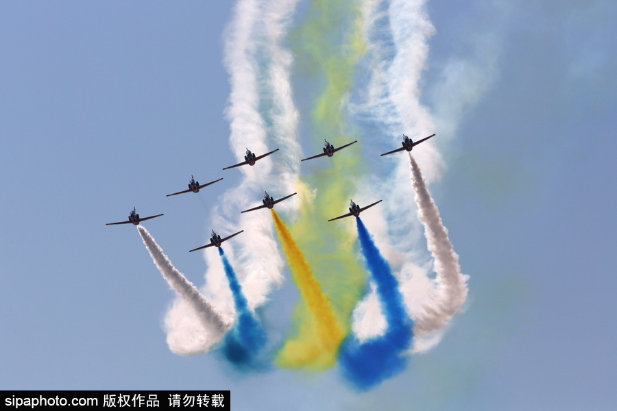 飛行表演“秀翻天”！ 珠海航展精彩瞬間不容錯過