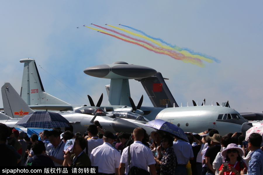 飛行表演“秀翻天”！ 珠海航展精彩瞬間不容錯(cuò)過