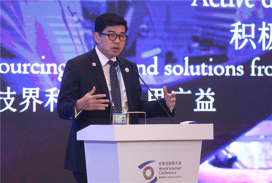 新加坡共和國通訊及新聞部常任秘書林明亮發言