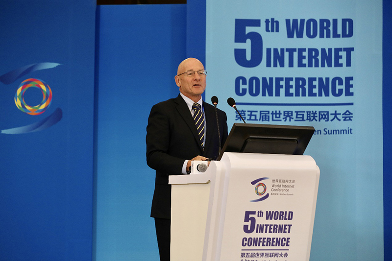 大衛(wèi)•帕特森:互聯(lián)網(wǎng)的未來即云及邊緣,由自由/免費(fèi)及開放的RISC-V指令集構(gòu)架來推動