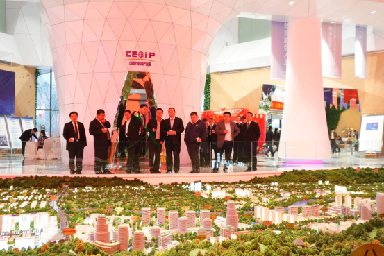 新鷗鵬教育城:3個月接待371個考察團(tuán)