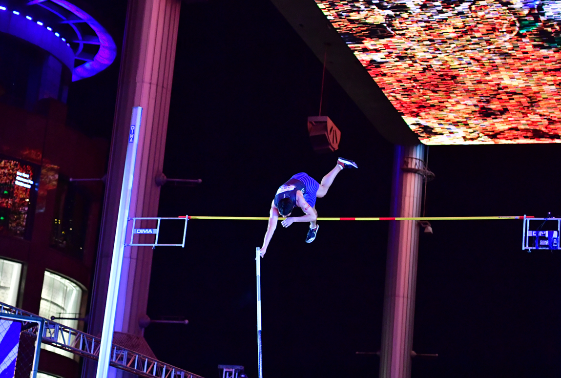 街頭田徑四度亮相世貿天階 張偉5米70破賽會紀錄奪冠